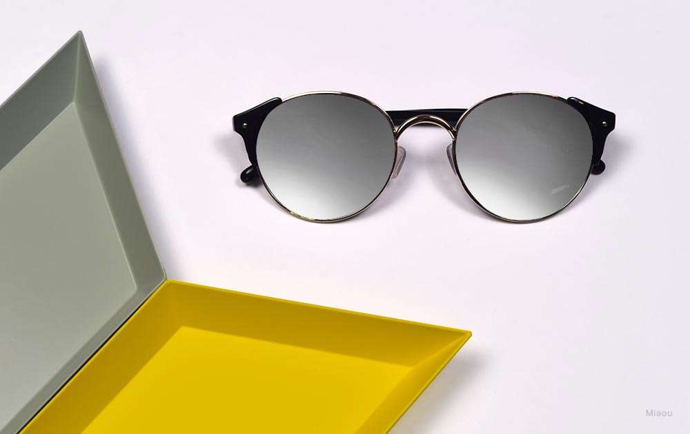 black sunglasses - silver mirror sunglasses