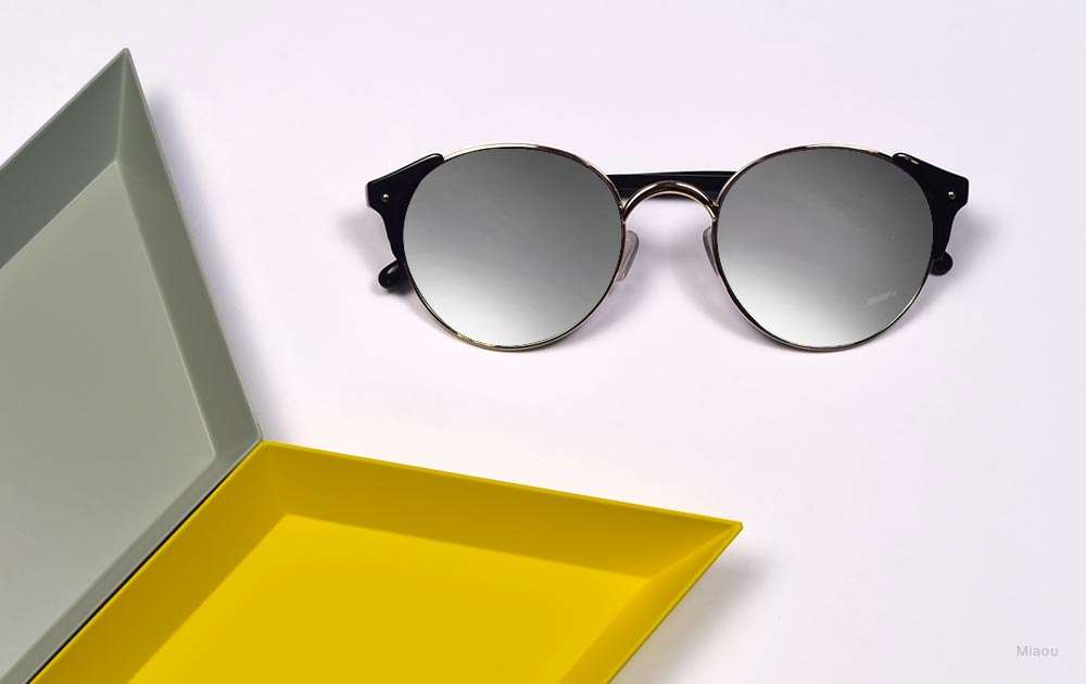 Silver mirror outlet lens sunglasses