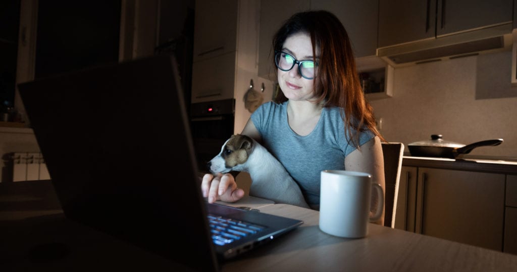 How can you tell if glasses are blue light?