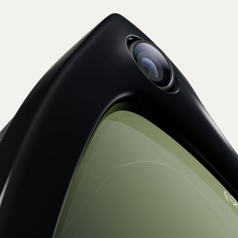 Capture what you see and hear, hands-free