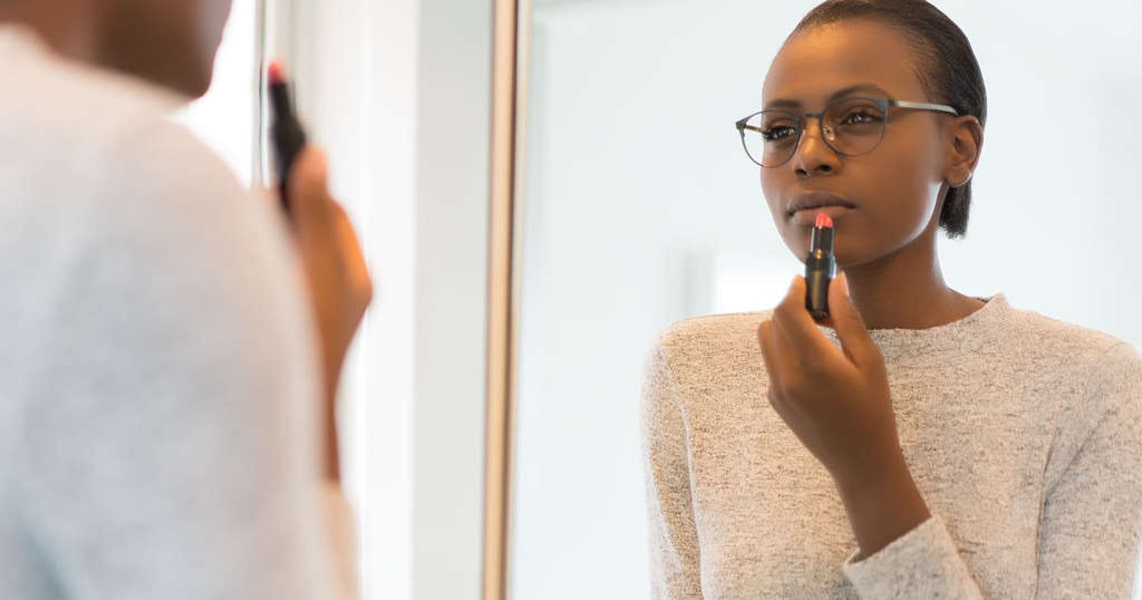 how to style your hair with glasses