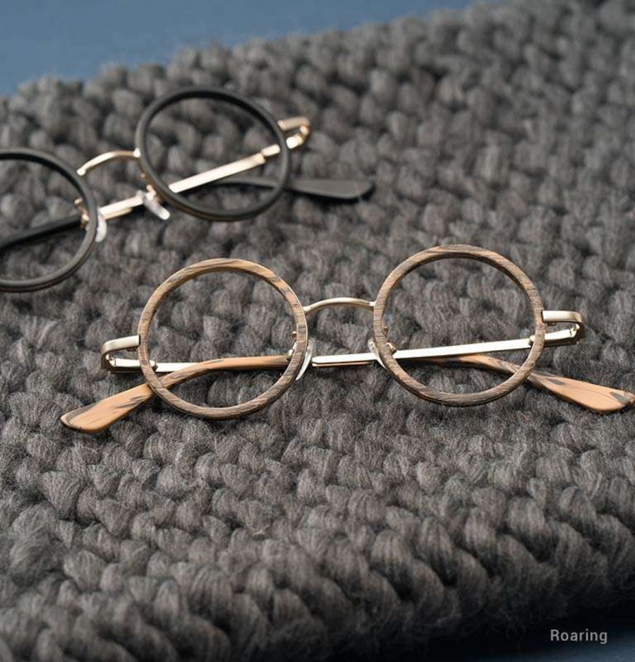 vintage round glasses - black - wooden