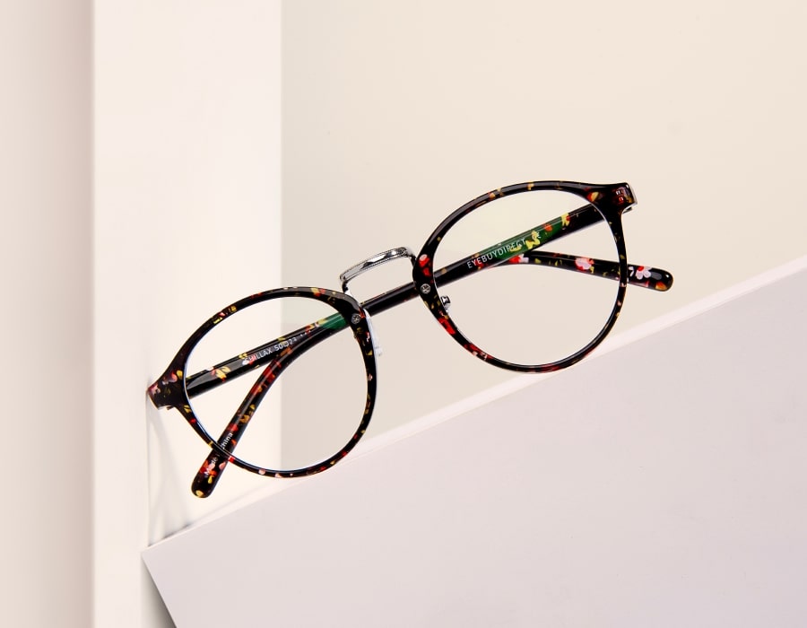 A flatlay image of Eyebuydirect's Chillax frames