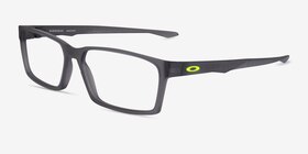 Oakley Overhead Satin Gray Plastique Montures de lunettes de vue d'EyeBuyDirect, Vue d'Angle