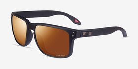 Oakley OO9102 Holbrook Noir Plastique Soleil de Lunette de vue d'EyeBuyDirect, Vue d'Angle