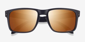 Oakley OO9102 Holbrook Noir Plastique Soleil de Lunette de vue d'EyeBuyDirect, Vue Rapprochée