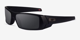 Oakley OO9014 Matte Black Plastique Soleil de Lunette de vue d'EyeBuyDirect, Vue d'Angle