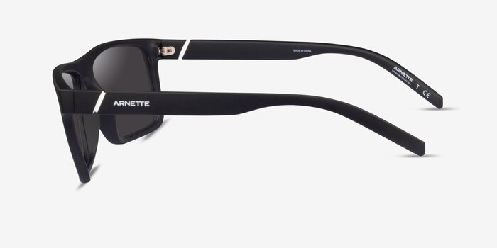 ARNETTE Goemon Matte Black Plastique Soleil de Lunette de vue d'EyeBuyDirect