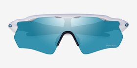 Oakley Radar Ev Matte Gray Smoke Plastique Soleil de Lunette de vue d'EyeBuyDirect, Vue Rapprochée