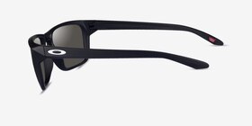 Oakley Sylas Polished Black Plastique Soleil de Lunette de vue d'EyeBuyDirect, Vue de Côté