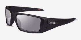 Oakley Heliostat Frosted Gray Plastique Soleil de Lunette de vue d'EyeBuyDirect, Vue d'Angle