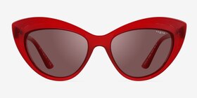 Vogue Eyewear VO5377S Rouge Plastique Soleil de Lunette de vue d'EyeBuyDirect, Vue de Face