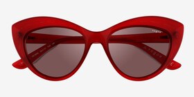 Vogue Eyewear VO5377S Rouge Plastique Soleil de Lunette de vue d'EyeBuyDirect, Vue Rapprochée
