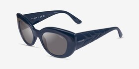Vogue Eyewear VO5480S Matte Navy Plastique Soleil de Lunette de vue d'EyeBuyDirect, Vue d'Angle
