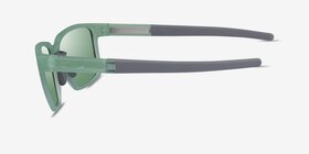 Oakley OO9430 Actuator Vert Mat Plastique Soleil de Lunette de vue d'EyeBuyDirect, Vue de Côté