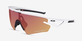 Oakley Sphaera Matte White Plastique Soleil de Lunette de vue d'EyeBuyDirect, Vue d'Angle