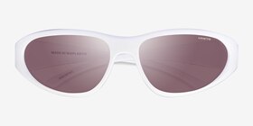 ARNETTE Nineteetwo Blanche Éco-responsable Soleil de Lunette de vue d'EyeBuyDirect, Vue Rapprochée