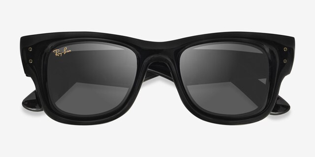 Ray-Ban Wayfarer Puffer Polished Black PlastiqueSoleil de Lunette de vue d'EyeBuyDirect, Vue Rapprochée