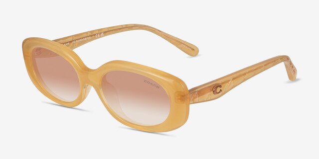 Coach HC8443D CBY84 Milky Camel Éco-responsableSoleil de Lunette de vue d'EyeBuyDirect, Vue d'Angle