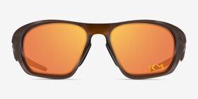 Oakley Lateralis Matte Dark Amber Plastique Soleil de Lunette de vue d'EyeBuyDirect, Vue de Face