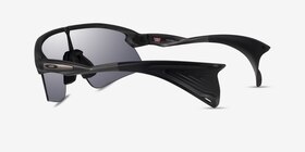 Oakley OO9518 Stunt Devil Gray Smoke Plastique Soleil de Lunette de vue d'EyeBuyDirect, Vue de Côté