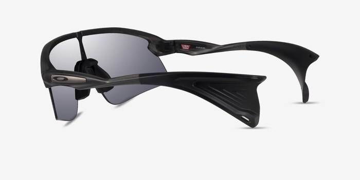 Oakley OO9518 Stunt Devil Gray Smoke Plastique Soleil de Lunette de vue d'EyeBuyDirect