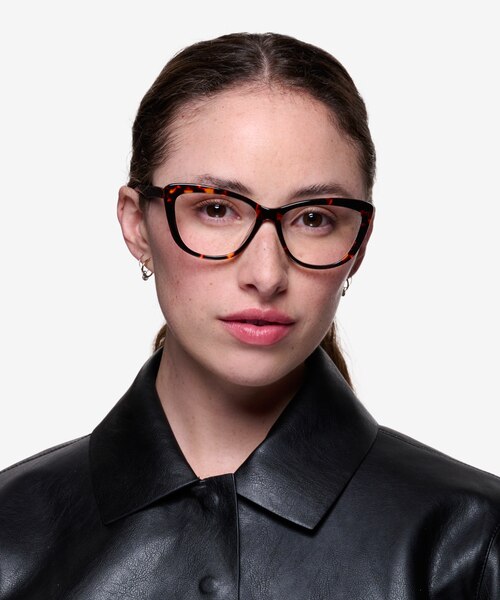 Cat-eye eyeglasses