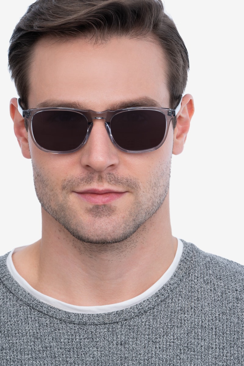  Man rays ジップアップフーディ グレー Sunglasses Ray-Ban RB4392D 6450/87 66-17 Transparent Gray in stock