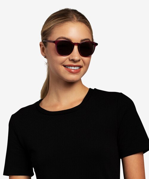 Deja Vu Cassis PlastiqueSoleil de Lunette de vue pour Femmes d'EyeBuyDirect