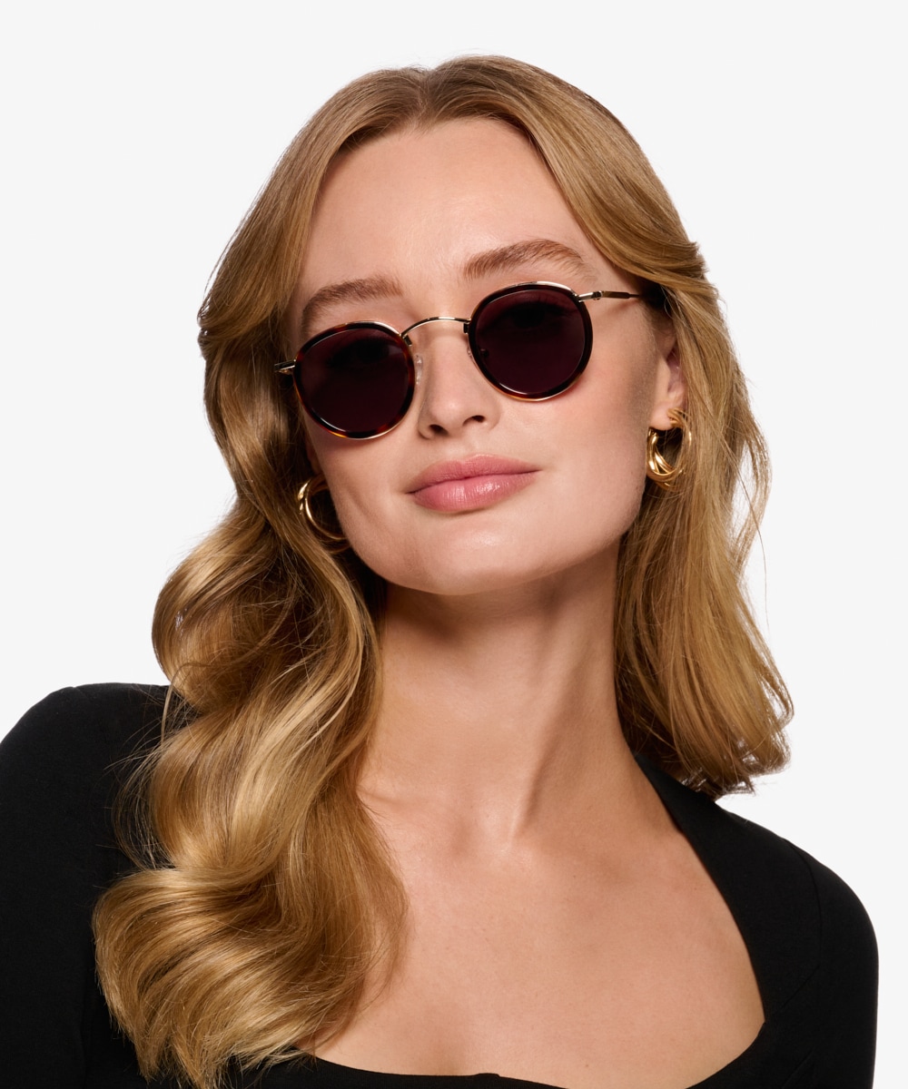 Round store tortoise sunglasses