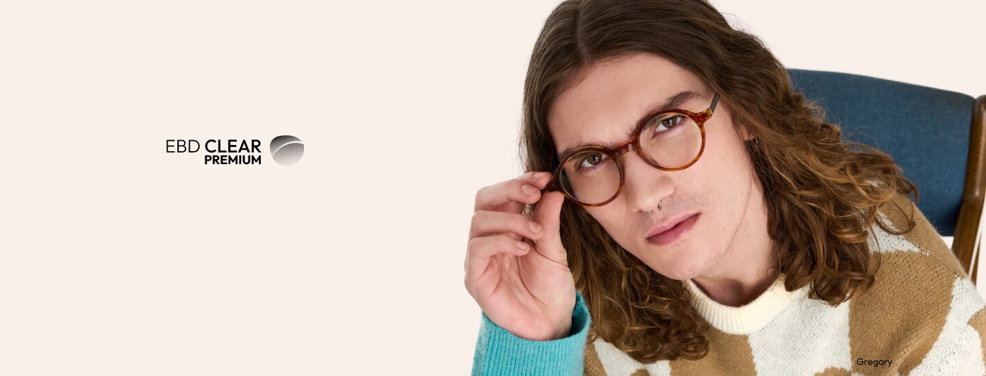 Indulge in the enhanced durability from a metal core structure for a strong and sleek design.