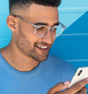 Preserve your visual comfort with blue-violet light filtering lenses.