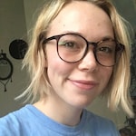 Sarah B. - Matte Floral - round - plastic