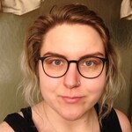 Samantha F. - Black - round - plastic