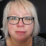 Guylaine F. - Blue - oval - plastic