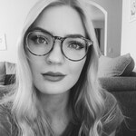 Amanda T. - Pink/Floral - round - plastic