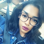 Kaelyn C. - Floral - round - plastic