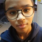 Maxien A. - Black - round - plastic