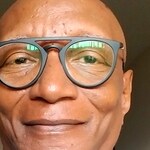 Larry M. - Matte Black - aviator - plastic