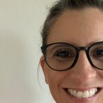 Sandra S. - Matte Black - round - plastic