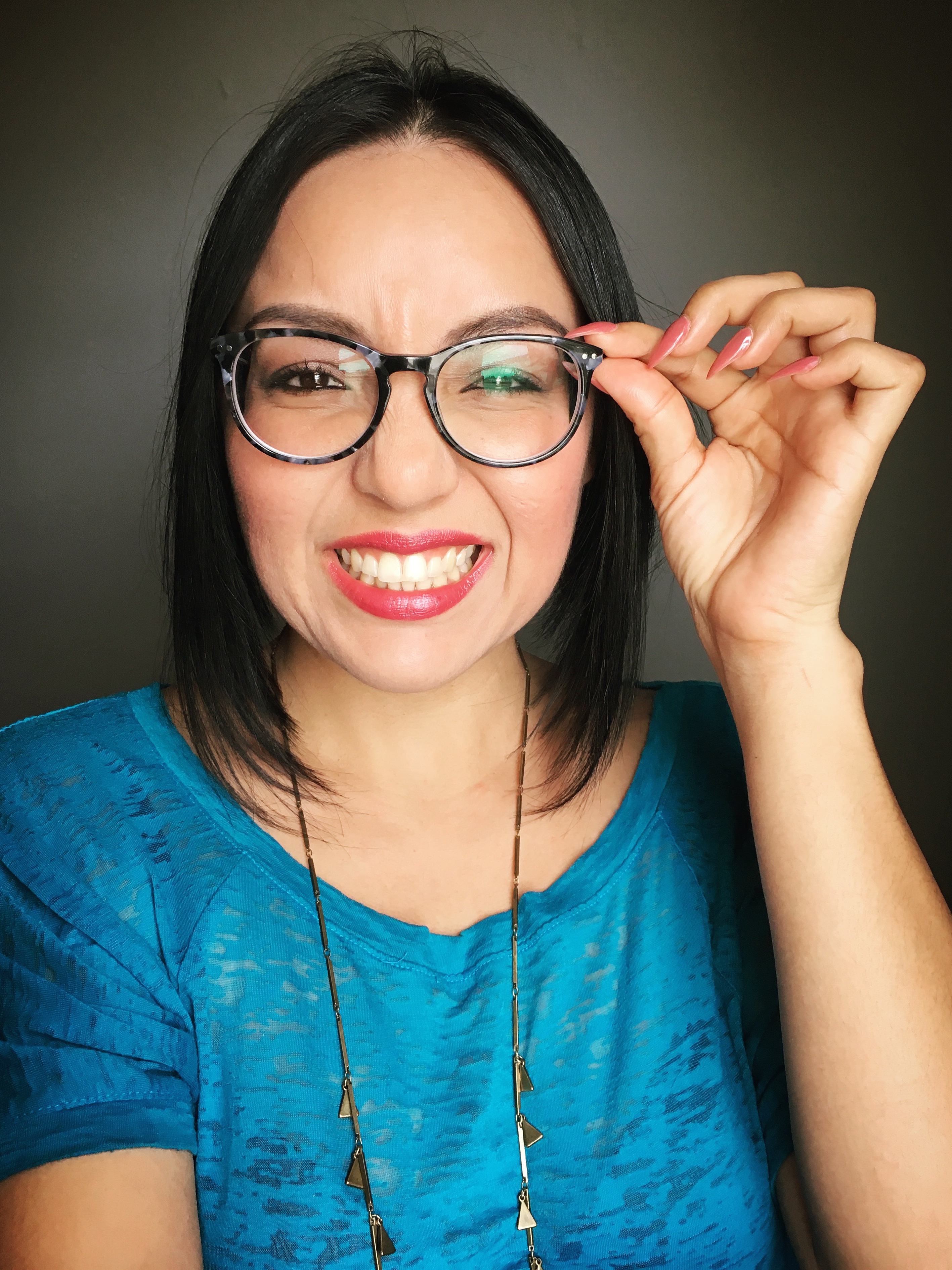 Jacqueline L. - Gray/Floral - round - acetate