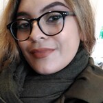 Jazmin S. - Clear/Black - round - plastic