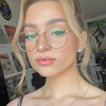 Christina G. - Coffee - round - metal