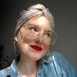 Juliette D. - Golden - square - metal