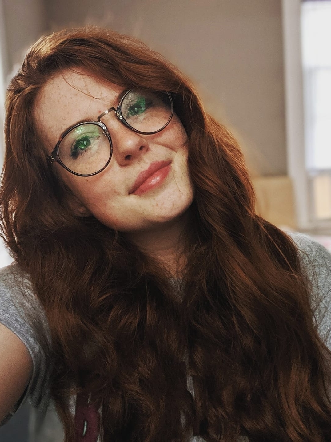 shannonkuehl - Red/Floral - round - plastic