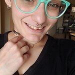 Samantha H. - Green - round - acetate