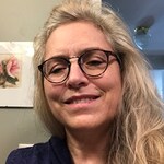 Linda L. - Red/Floral - round - plastic