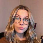 Caitlyn B. - Red/Floral - round - plastic