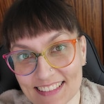 Sara - Rainbow - horn - plastic