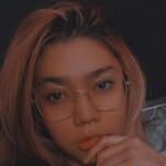 Alliah B. - Gold - square - titanium